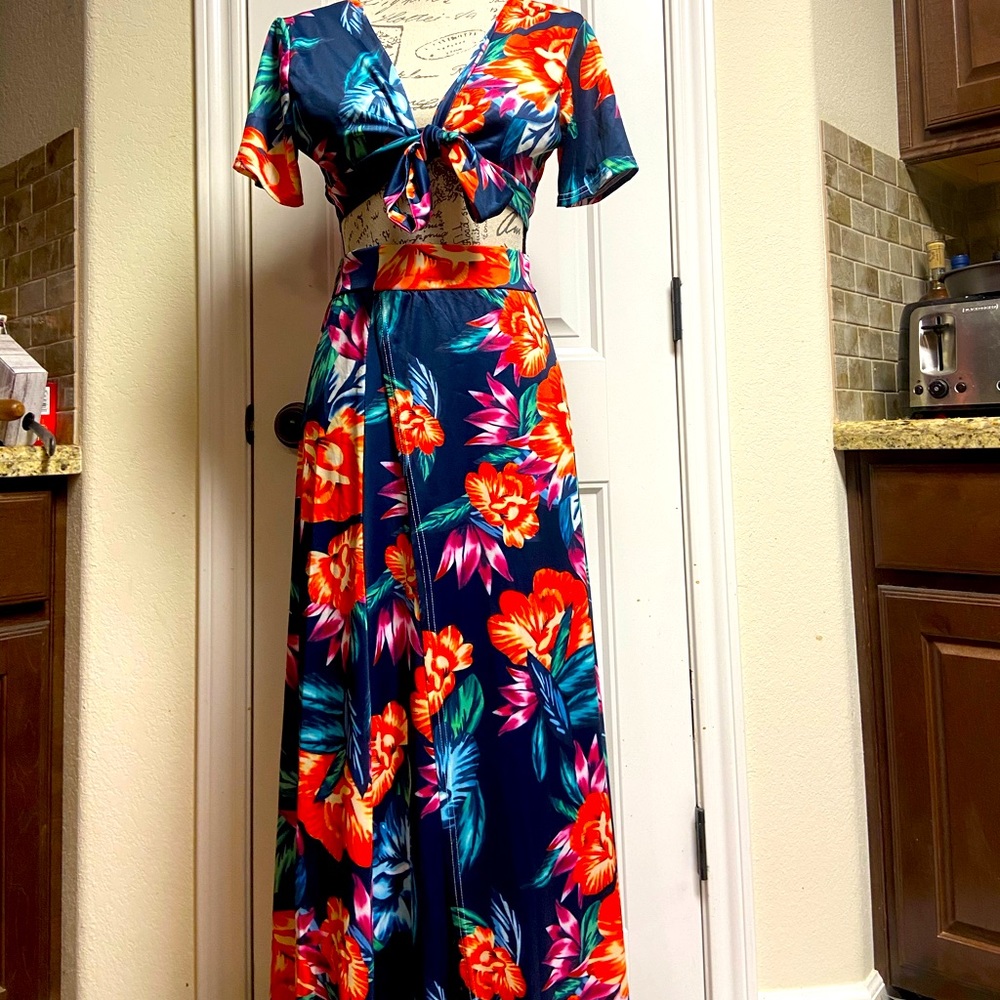 Two-Piece Tropical Vacation Outfit